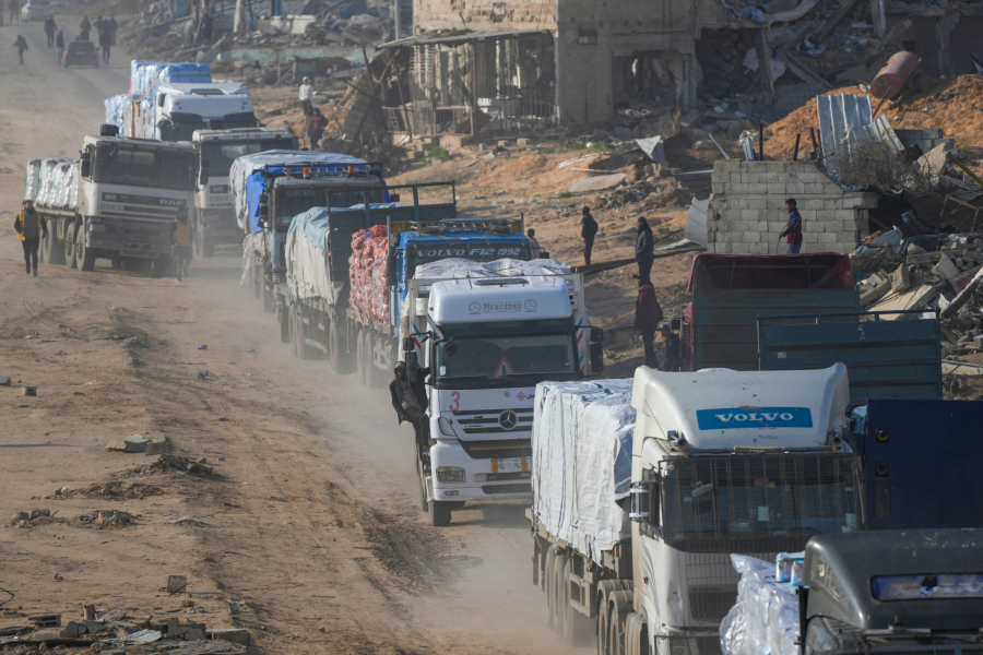 OHE: Πάνω από 90 φορτηγά με ανθρωπιστική βοήθεια στη Γάζα μετά από 3ήμερη καθυστέρηση