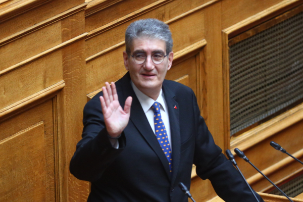 Ο Γιαννούλης αποκαλύπτει τις προθέσεις της Κουμουνδούρου;