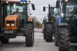 Το πρωί δεν μπήκαν χρήματα στους λογαριασμούς - Πρωτοχρονιά με μπλόκα μετά το φιάσκο με τις πληρωμές του ΟΠΕΚΕΠΕ