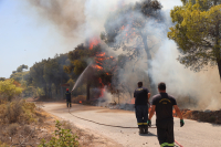 Οριοθετήθηκε η φωτιά στο Αγρίνιο