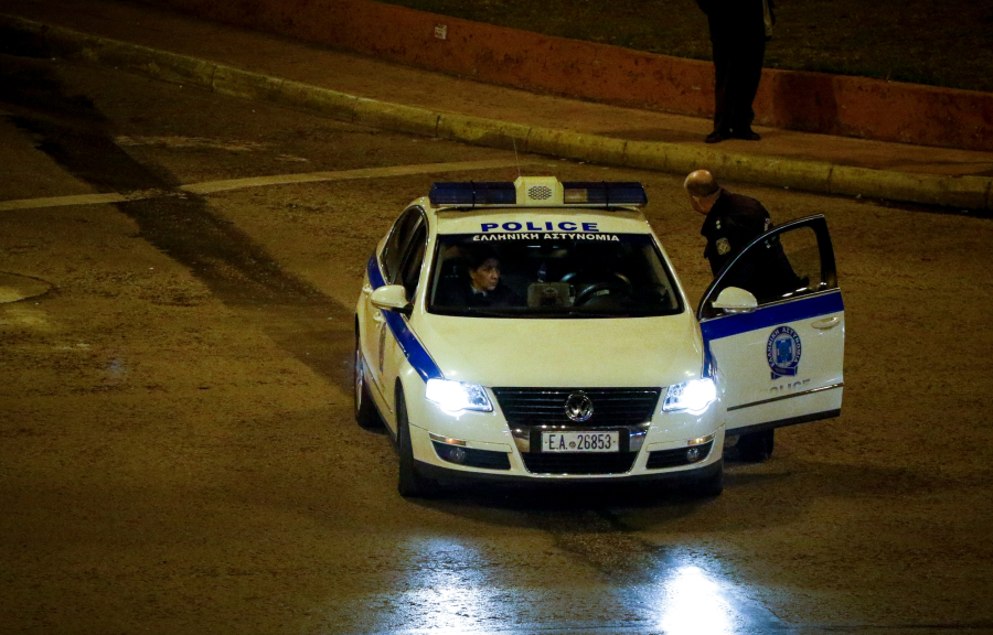 Αργυρούπολη: Και σκεπάρνι είχε ο οδηγός με το τσεκούρι που απείλησε άλλο οδηγό