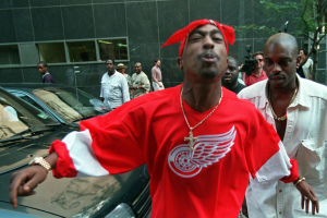 Νέα αγωγή από την οικογένεια του Tupac για τον θάνατό του - Συνωμοσία όχι αντίποινα η δολοφονία (Βίντεο)