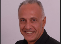 Και Δήμαρχος και επικεφαλής πολιτικού κόμματος; Γιατί όχι;