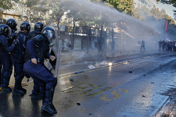 Αλβανία: Συγκρούσεις φοιτητών - αστυνομίας έξω από το υπουργείο Παιδείας