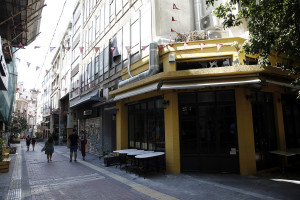 Κίνητρα από τον Δήμο Αθηναίων για να ανοίξουν κλειστά καταστήματα στο κέντρο της Αθήνας