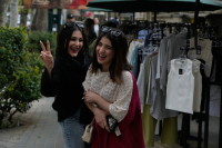 Εικόνες από το Ιράν: Γεμάτα καφέ, βόλτες και αθλητισμός στη βόρεια Τεχεράνη