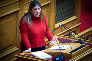 Μετωπική Κακλαμάνη - Ζωής: «Δεν θα κάνεις σόου στη Βουλή» - «Στα μουλωχτά η συζήτηση για Τριαντόπουλο»
