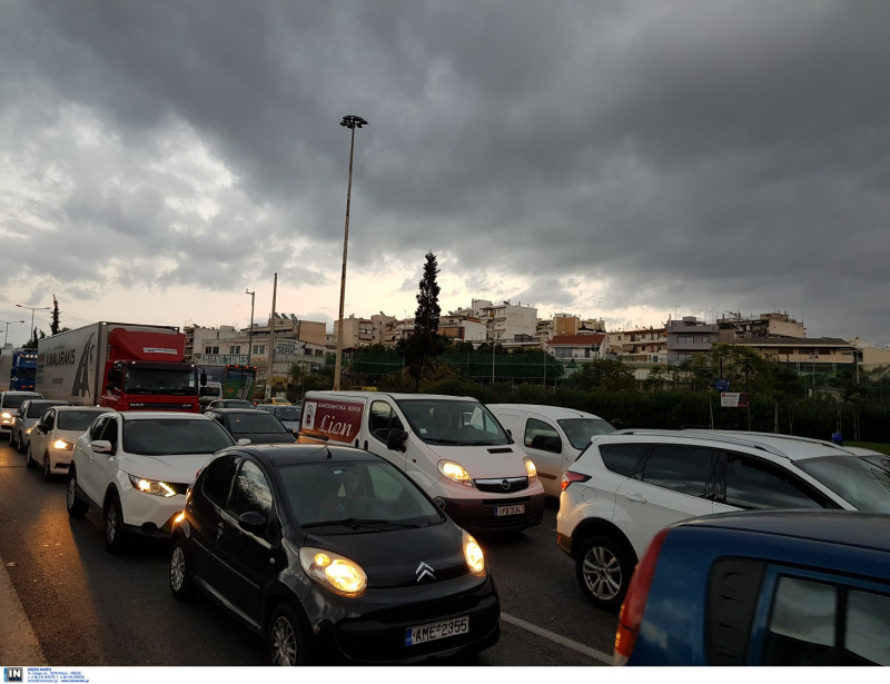 Καραντίνα: Όπου φύγει - φύγει οι Αθηναίοι! Χάος στους δρόμους, σημειωτόν στην Εθνική