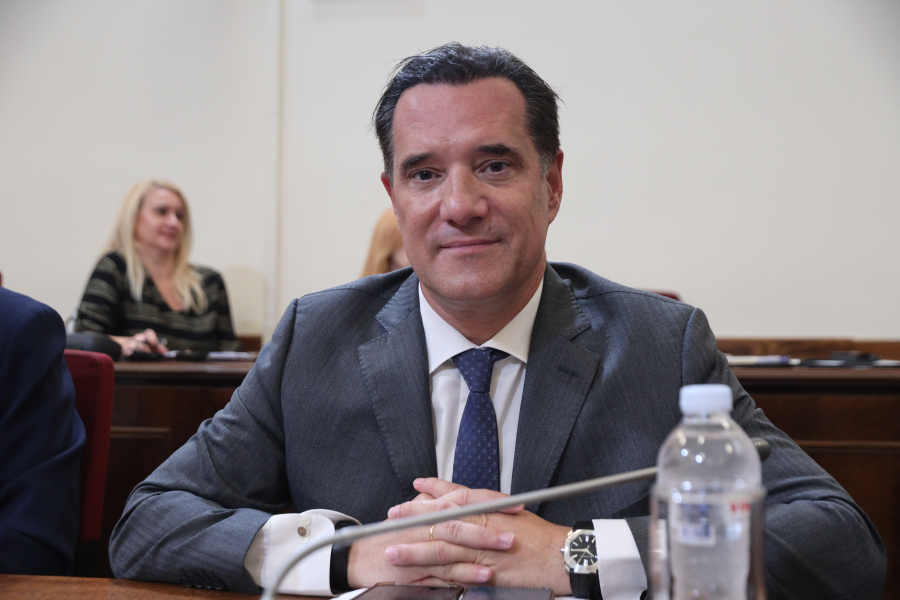 Νέο επεισόδιο Γεωργιάδη-Πολάκη στη Βουλή: «Πλουσιότεροι οι Έλληνες με Μητσοτάκη» - «Ο Φραπές πλούτισε»