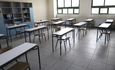 Χαμός σε Γυμνάσιο: Μαθητές πετροβόλησαν αίθουσα αντίπαλου σχολείου εν ώρα μαθήματος