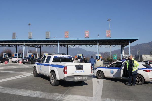 Ανοίγουν τα διόδια του Ρίου - Αντιρρίου οι αγρότες