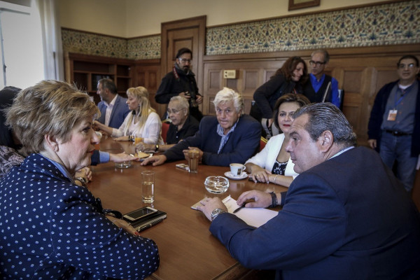 Ξεκίνησε η συνεδρίαση της Κ.Ο. των ΑΝΕΛ- Καμμένος: Βγάλτε φωτό για να μη βγάζετε σενάρια