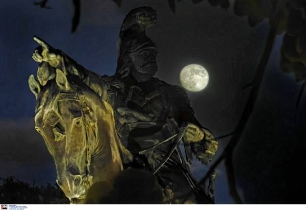 Πανσέληνος Νοεμβρίου 2024: Η συννεφιά δεν έκρυψε το φεγγάρι του Κάστορα