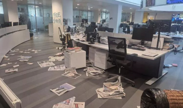 Ιταλία: Διαδηλωτές εισέβαλαν στην εφημερίδα La Stampa, έκαναν βανδαλισμούς