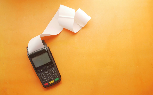 Για ποιο λόγο πρέπει να αποφεύγετε να πιάνετε τις αποδείξεις με γυμνά χέρια