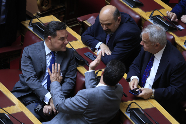 Γιατί πάει πίσω η «γαλάζια» συνεδρίαση