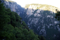 Σε εξέλιξη μεγάλη επιχείρηση διάσωσης στον Όλυμπο - Ορειβάτης έπεσε σε δύσβατη χαράδρα