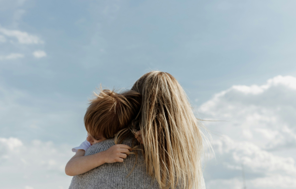 Έρχεται νέο πρόγραμμα απασχόλησης για 10.000 άνεργες μητέρες - Πόση η επιδότηση