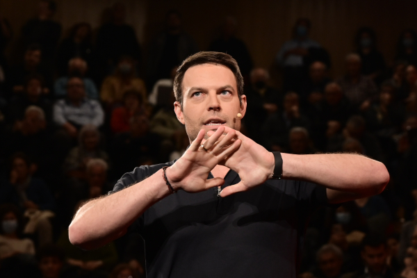 Ο Κασσελάκης αδειάζει Τσίπρα, αν και λέει ότι ο «τέως» τον στηρίζει 100%