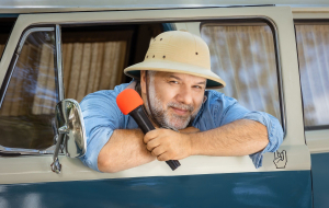 «The Roadshow»: Ο Γρηγόρης Αρναούτογλου αποχαιρετά το 2025 από τις Σέρρες, με εκπλήξεις