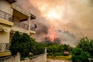 Καμπάνια 26 εκατ. για «εκκένωση προς Σύνταγμα»