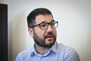 Ηλιόπουλος: Επικίνδυνη για τη δημόσια υγεία η πολιτική της κυβέρνησης