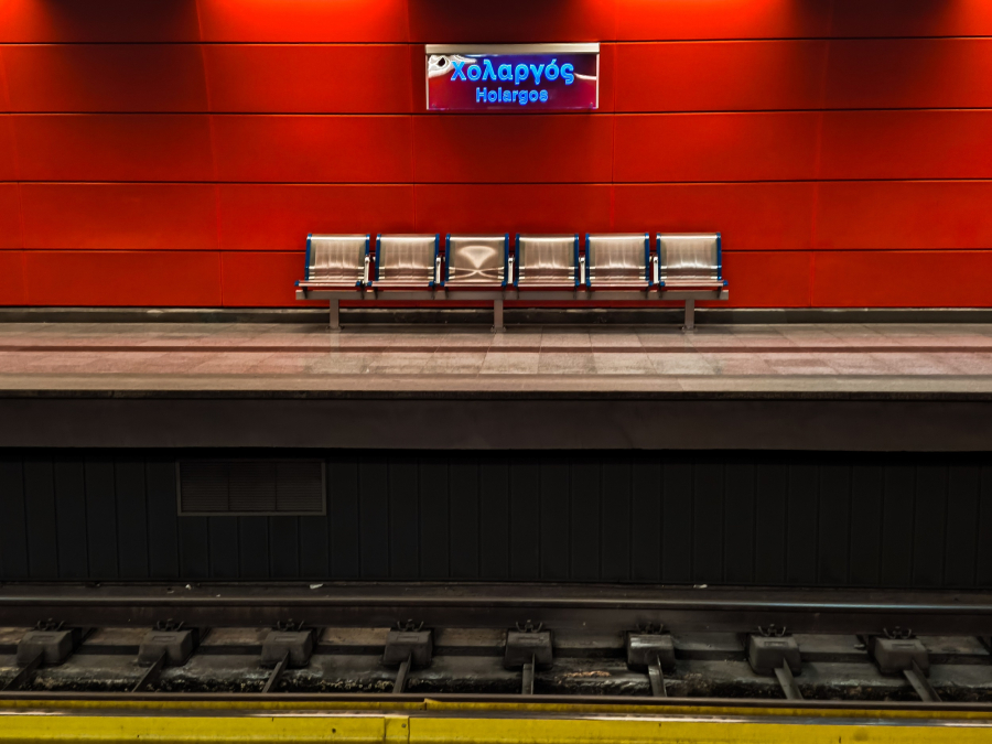 Τοποθετούνται απινιδωτές σε όλους τους σταθμούς του μετρό της Αθήνας - Εθελοντικά και στα Ταξί