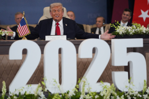 «Θρίαμβος» Τραμπ στην ερειπωμένη Γάζα: Μήνυμα ΗΠΑ στον κόσμο