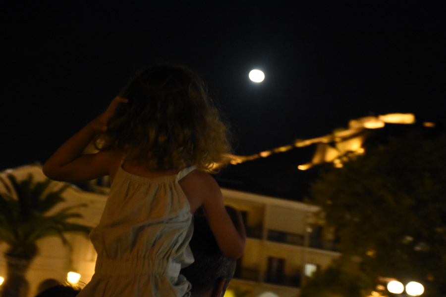 «Φεγγάρι, μάγια μου 'κανες» - Μοναδικό υπερθέαμα στον Αυγουστιάτικο ουρανό της Ελλάδας (εικόνες)