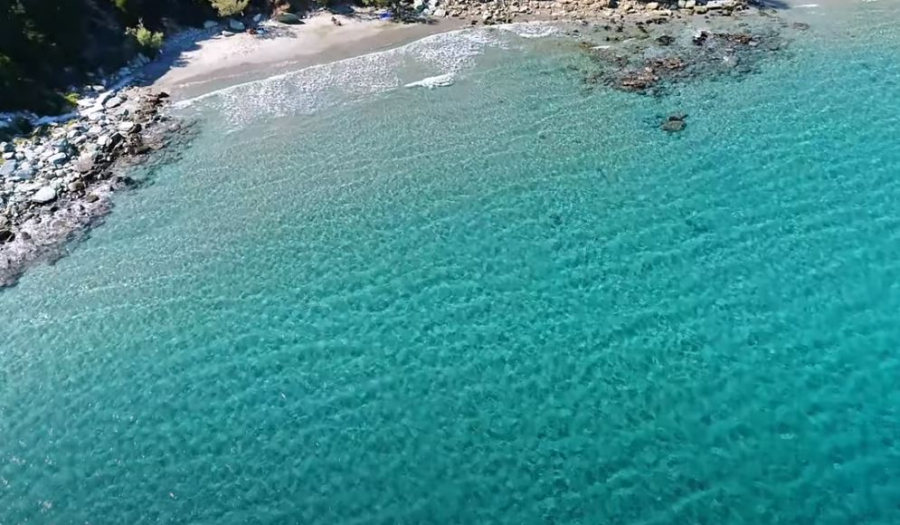 Λιανή Άμμος Εύβοιας: Αντίο στον καύσωνα με βουτιά στην «πισίνα» του Αιγαίου (βίντεο)