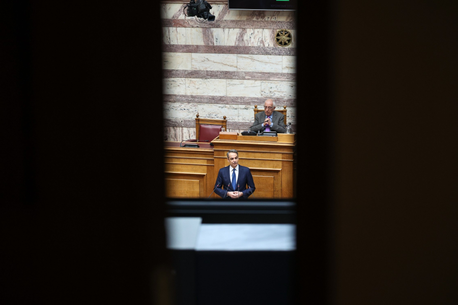 Κοινοβουλευτική Ομάδα «λόχος»!- Γιατί, άραγε, ζητωκραύγαζαν;