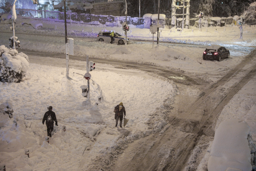 Γέμισαν οι νεκροθάλαμοι στα νοσοκομεία: «Δεν χωράνε oι νεκροί» καταγγέλλει η ΠΟΕΔΗΝ