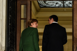 Η ελληνική κρίση μέσα από τα μάτια της Μέρκελ: Οι κρίσιμες στιγμές του δημοψηφίσματος - «Είχε σωθεί πλέον και η Ελλάδα»
