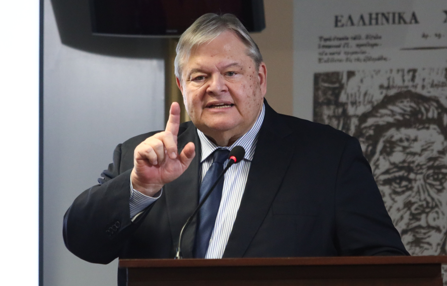 Παρόντες και οι Βρέντζος-Στουρνάρας-Παυλόπουλος στον Βενιζέλο