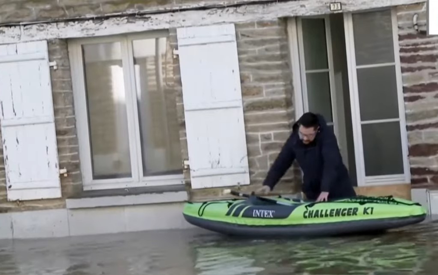 Η καταιγίδα Herminia πλήττει Ιταλία και Γαλλία - Πλημμυρισμένοι δρόμοι και κατολισθήσεις (βίντεο)