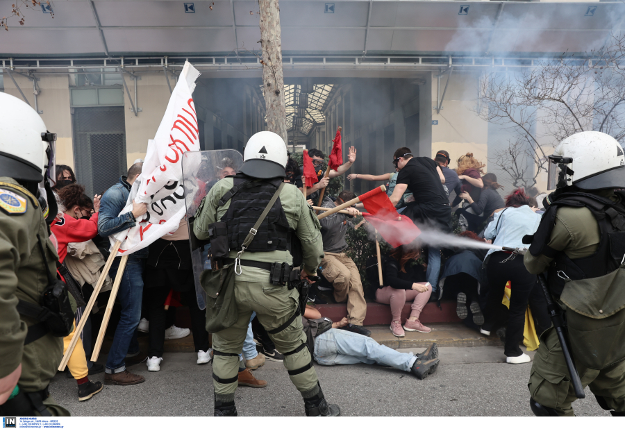 Έρευνα για τις καταγγελίες αστυνομικής βίας στη συγκέντρωση της Κυριακής για τα Τέμπη