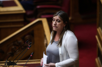 Η Ζωή συντάσσει κυβερνητικό πρόγραμμα