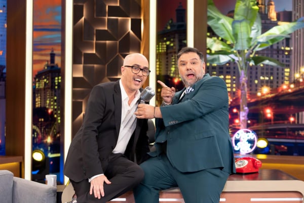 «The 2Night Show»: Ποιους υποδέχεται απόψε ο Γρηγόρης Αρναούτογλου (Βίντεο)
