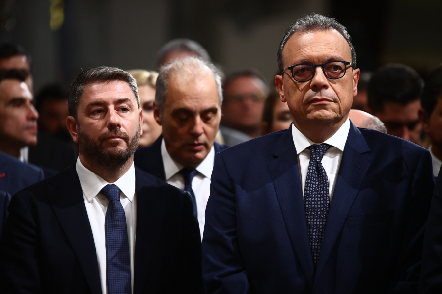 Παράλληλοι μονόλογοι ΠΑΣΟΚ - ΣΥΡΙΖΑ για την προεδρική εκλογή