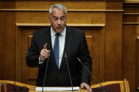 Δεν έχεις χαρτιά; Φυλακίζεσαι - Το σχέδιο Βορίδη και οι παρενέργειες
