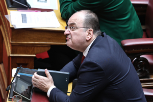 Ο Μακάριος Λαζαρίδης και η ακολουθία του Νυμφίου