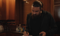 «Η γη της Ελιάς»: Ο Παυλής φτάνει στα άκρα και κρατά τον Ρούσσο αιχμάλωτο