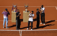 Οι παίκτες της Παρί πανηγύρισαν τα δύο Champions League με το κοινό του Roland Garros (βίντεο)