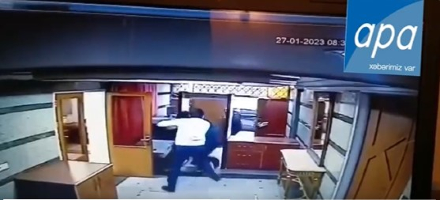 Σοκαριστικό βίντεο: Ένοπλος ανοίγει πυρ στην πρεσβεία του Αζερμπαϊτζάν