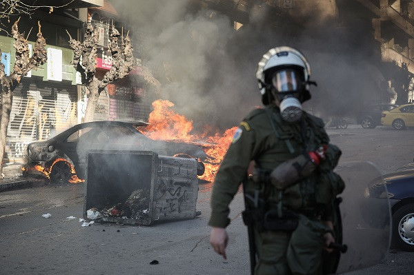 Ποινικός κώδικας: Τι αλλάζει για μολότοφ, πυρκαγιές και ώρες κοινής ησυχίας - Στο στόχαστρο και ο «Ρουβίκωνας»