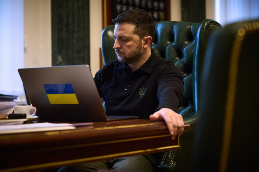 Zελένσκι: Η Ρωσία να «δώσει σαφή εξήγηση» για τη συντριβή αεροσκάφους στο Καζακστάν