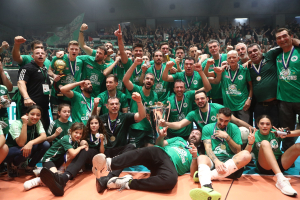 Πρωταθλητής ο Παναθηναϊκός στο βόλεϊ: 3-2 επί του Ολυμπιακού στο κλειστό του Μετς