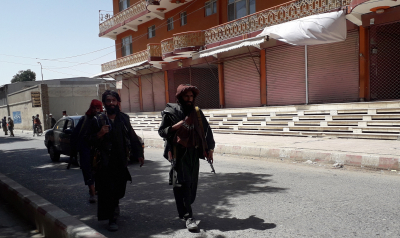 Αφγανιστάν: Το μέλλον τρομάζει όσους έμειναν πίσω - Μουδιασμένη η διεθνής κοινότητα - Το προφίλ του ηγέτη των Ταλιμπάν (βίντεο)