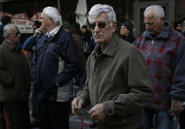 Έξοδο στην σύνταξη για 150.000 πενηντάρηδες - Ποιες οι κατηγορίες