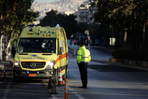 Πειραιάς: Προσήχθη ο σύντροφος της 25χρονης που έπεσε από τον 7ο όροφο πολυκατοικίας